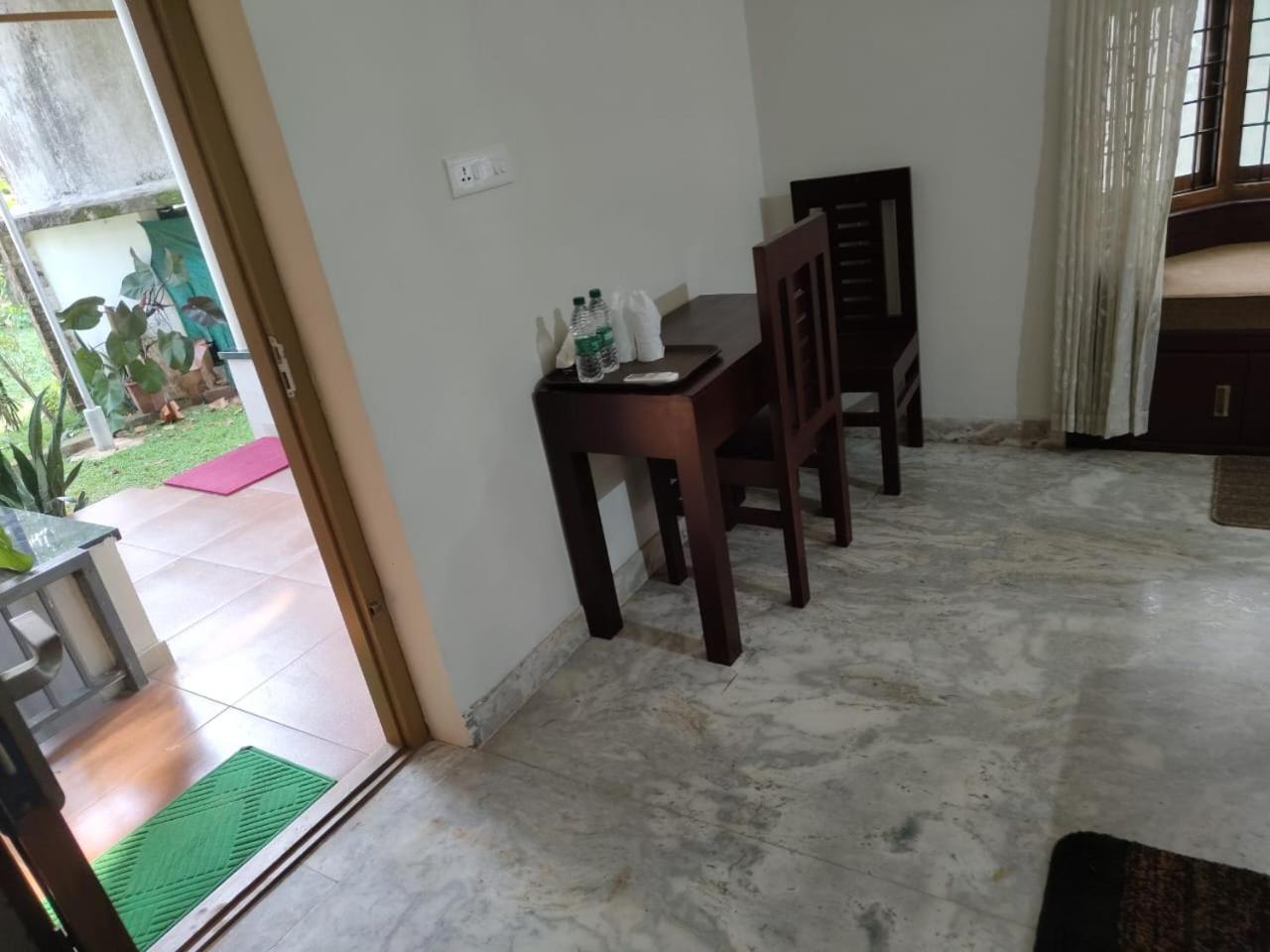 Maleyam Homestay Riverside Kozsíkóde Kültér fotó